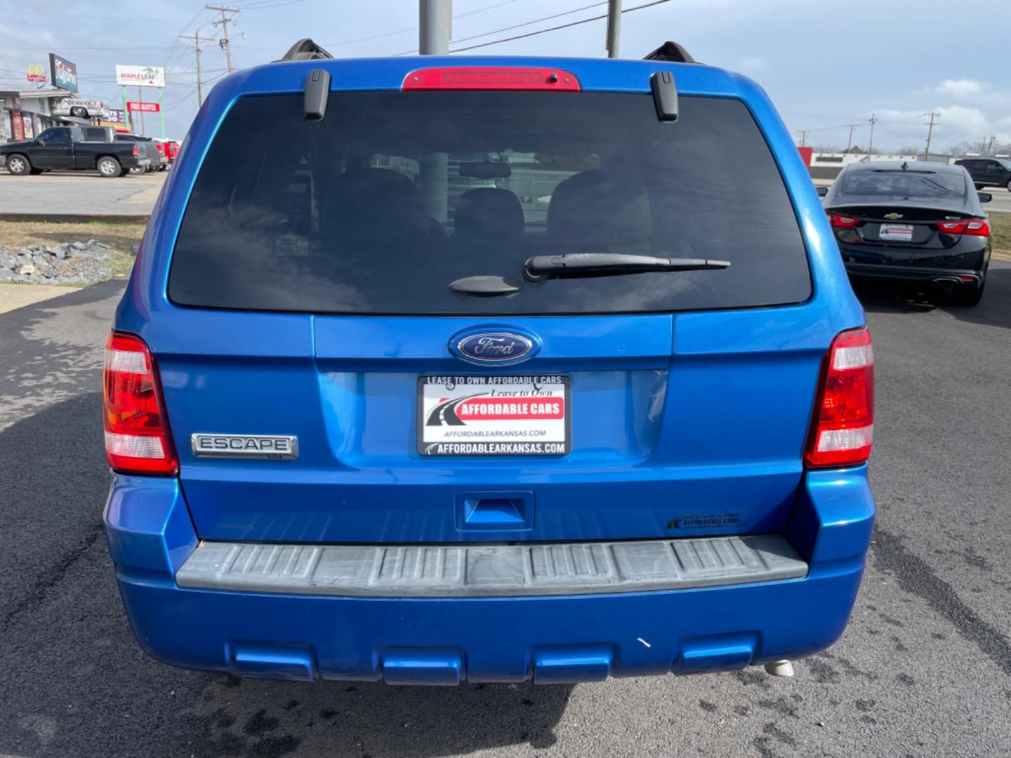 2011 Blue Ford Escape (1FMCU0D76BK) with an 4-Cyl, 2.5 Liter engine, Automatic, 6-Spd w/Overdrive transmission, located at 8008 Warden Rd, Sherwood, AR, 72120, (501) 801-6100, 34.830078, -92.186684 - Photo#6